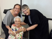 Naomi-Graetz-and-daughter-Rabbi-Ariella-Graetz-Bar-tuv-Alice